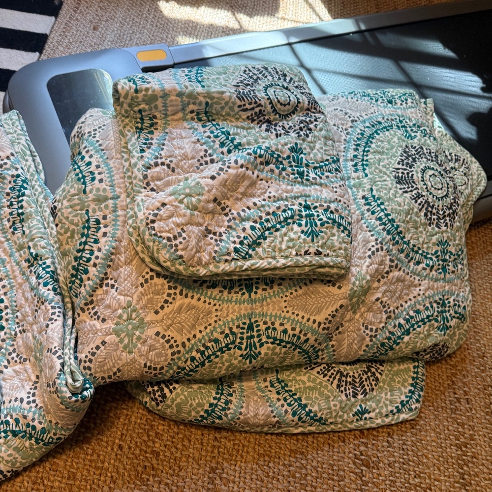 Twin Quilt and Standard Sham